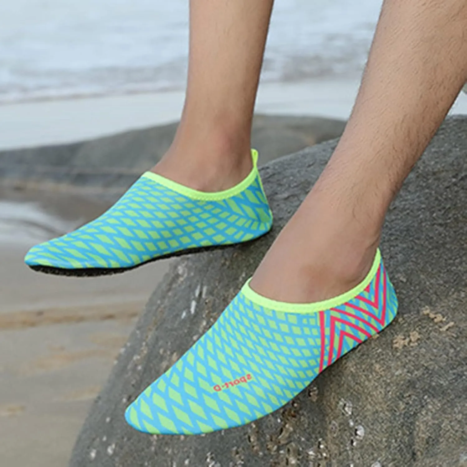 Mens Womens Water Shoes Barefoot Quick Dry Aqua Socks for Beach Swimming Surf Yoga Camping Boating River Pool Non Slip Sport Shoes Spring Shoe for Women 2025