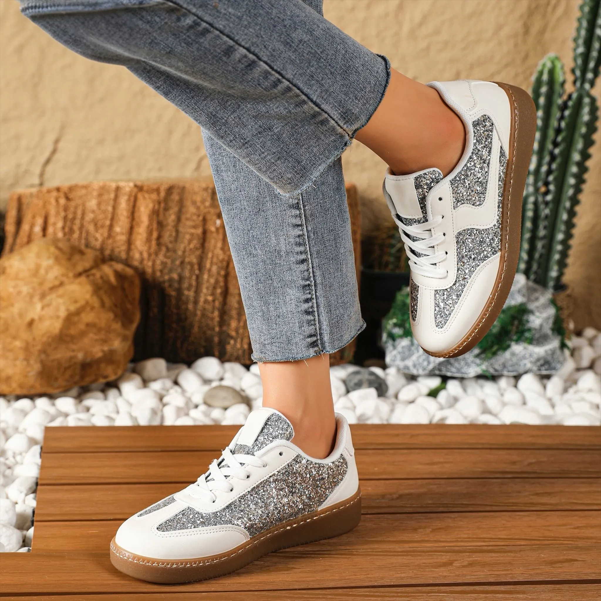 WOMEN'S DAZZLING GLITTER ACCENT SPARKLE LACE UP SNEAKERS IN WHITE